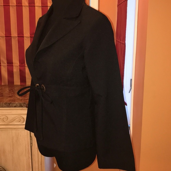 Vintage tailored black Blazer with tie waist. - Picture 4 of 5